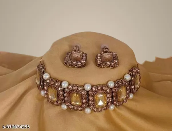 Gold_Alloy_&_Kundan_Fancy_Design_Chokar_Set_For_Women