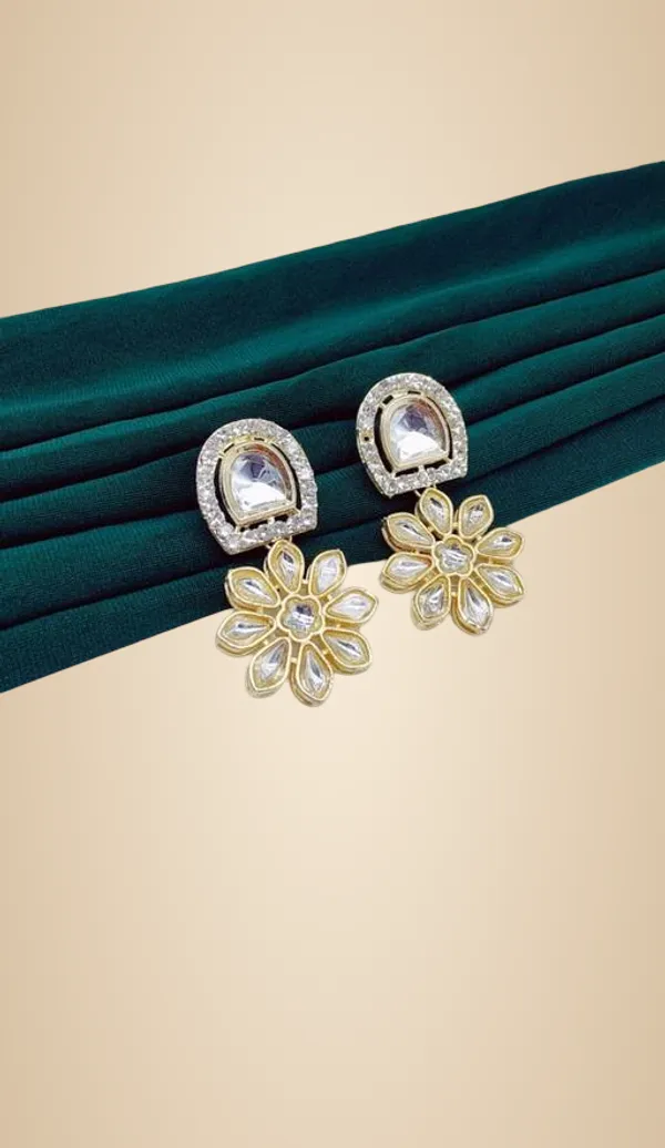 Gold_Alloy_&_Artificial_Stones_Fancy_Design_Earrings_For_Women
