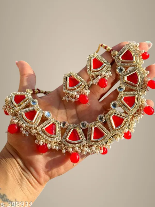 Gold_Alloy_&_Kundan_Fancy_Design_Hair_Accessory_For_Women