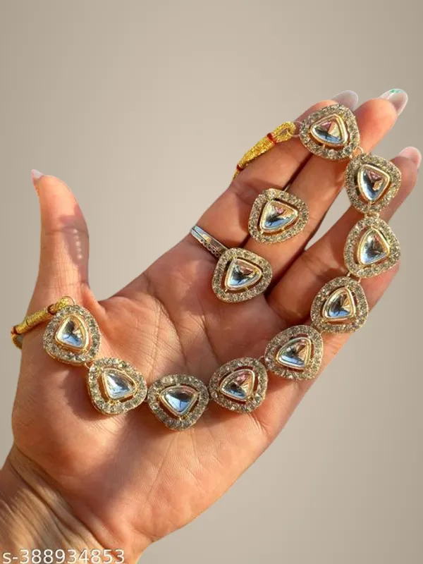 White_Alloy_&_Kundan_Fancy_Design_Necklace_For_Women
