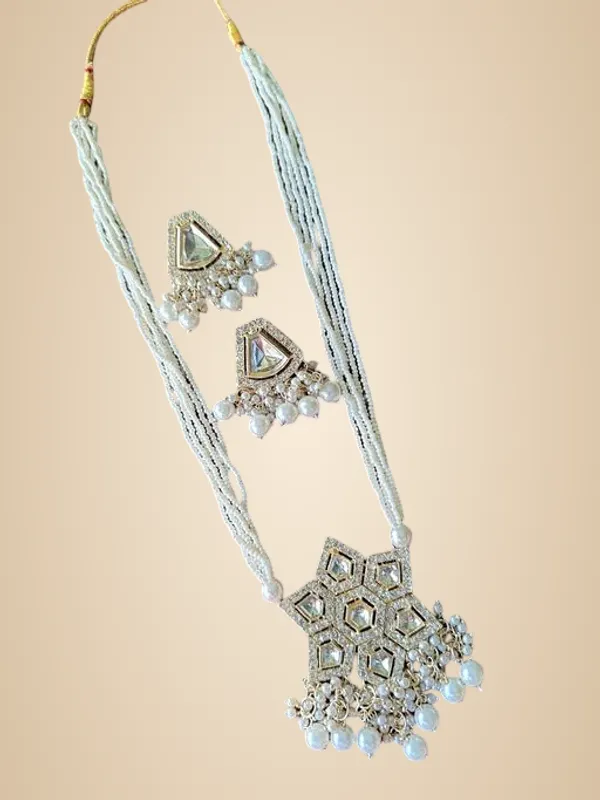 White_And_Gold_Alloy_&_Kundan_Fancy_Design_Necklace_For_Women