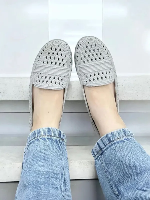 Doctor_Ortho_Grey_Flexible_Pvc_Soft_Bellies_For_Women_Loafers_For_Women