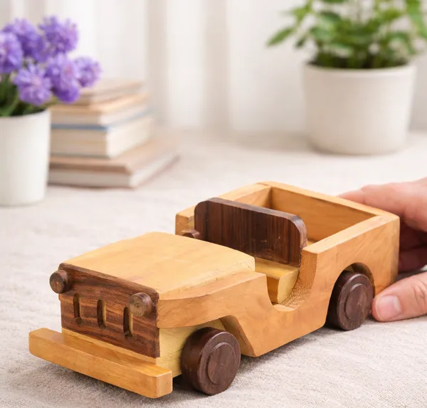 Wooden_Vintage_Jeep_Show_Piece