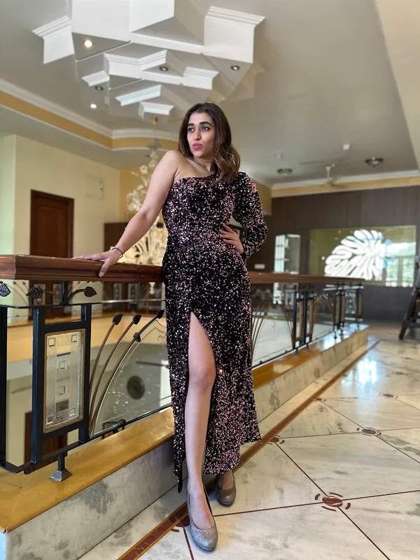 Sequins_Glitz_And_Glam_Sequin_Shiny_Dress_For_Women