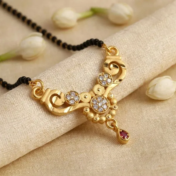 Traditional_Black_Beaded_Mangalsutra_With_Golden_Pendant