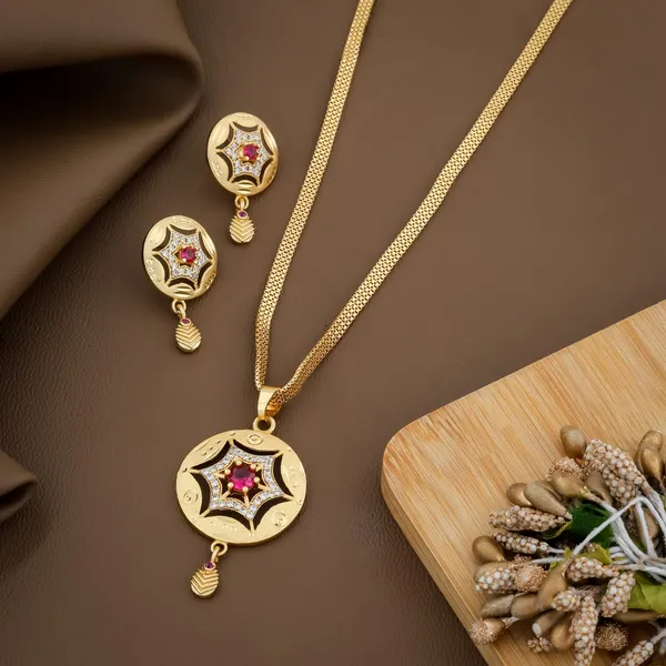 Golden_Star_Pendant_Set_With_Pink_Stone