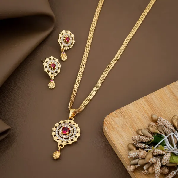Gold_Toned_Floral_Pendant_Necklace_Set_With_Matching_Earrings