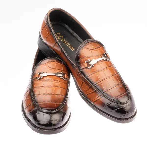 Brown_Crocodile_Textured_Leather_With_Metal_Buckle_Shoes_For_Men