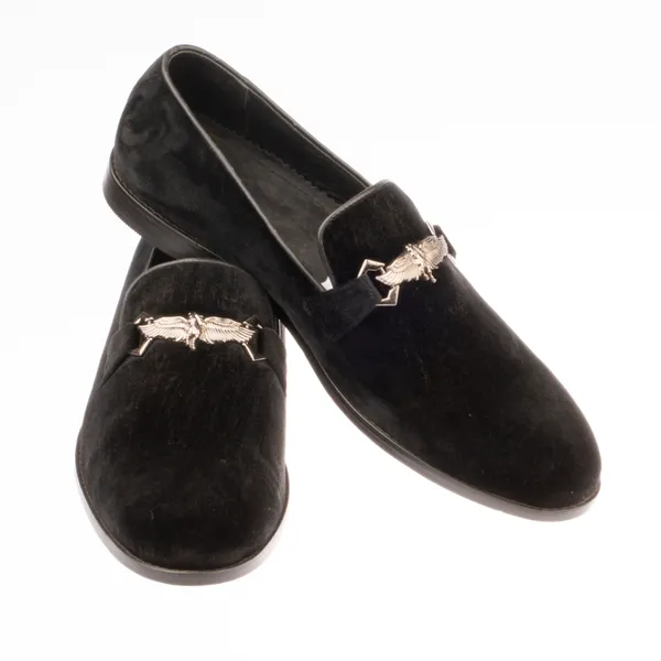 Black_Loafers_With_Metallic_Beetle_Embellished_Shoes_For_Men