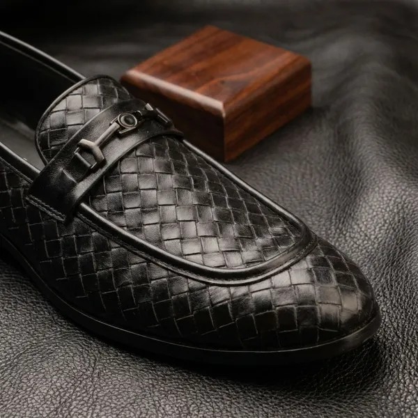 Black_Premium_Woven_Leather_Shoes_For_Men