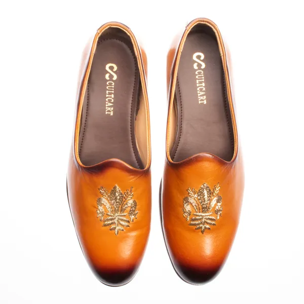 Brown_Leather_Embroidered_Emblem_Loafers_For_Men