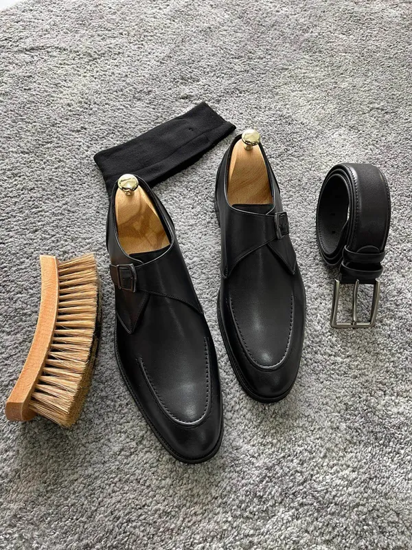 Single_Buckle_Monk_Loafers_For_Men_in_Black_Leather