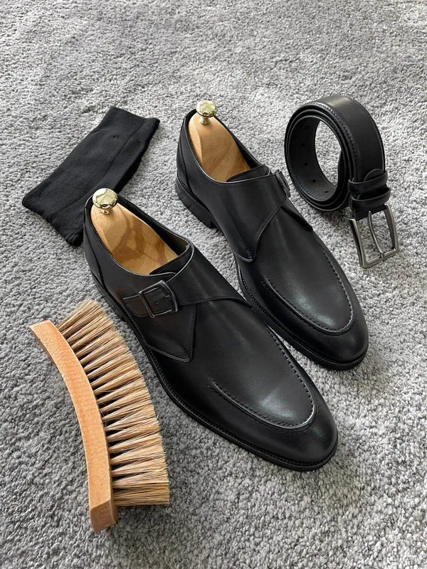 Single_Buckle_Monk_Loafers_For_Men_in_Black_Leather