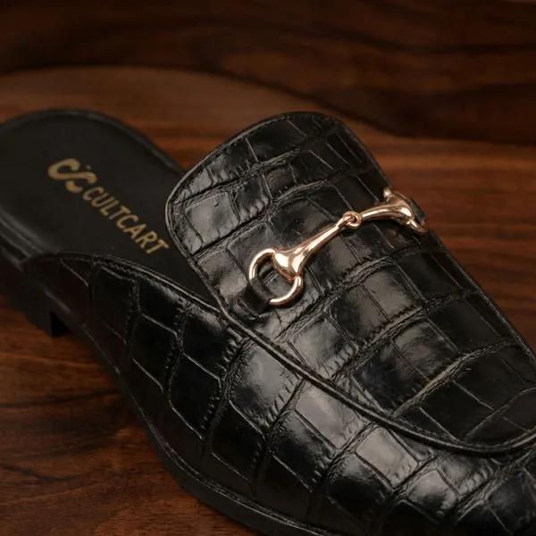 Black_Croc_Textured_Mule_With_Gold_Hardware_Shoes_For_Men