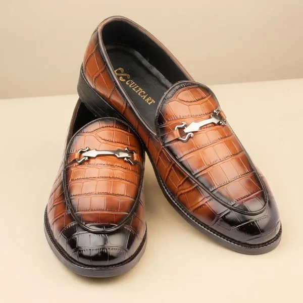 Brown_Crocodile_Textured_Leather_With_Metal_Buckle_Shoes_For_Men