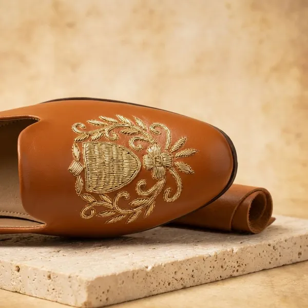 Brown_Embroidered_Jutti_Traditional_Ethnic_Shoes_For_Women