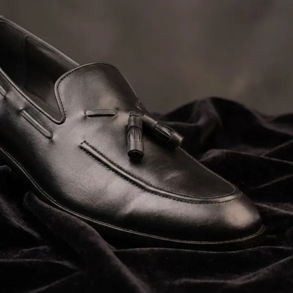 Black_Leather_Tassel_Formal_Slip_On_Shoes_For_Men