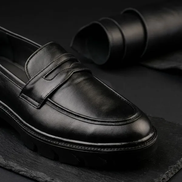 Black_Classic_Leather_Penny_Loafers_With_Chunky_Sole_For_Men