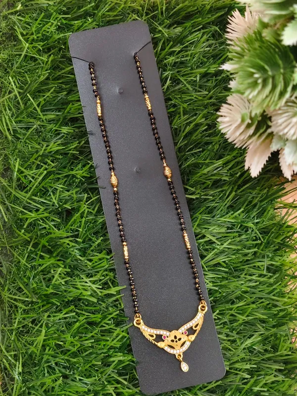 Black_Beaded_Mangalsutra_Necklace_With_Golden_Pendant