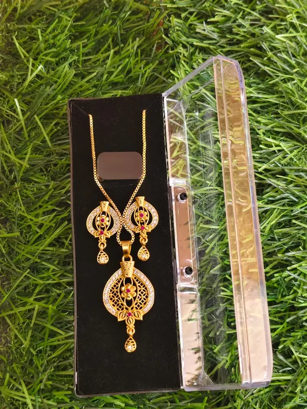 Gold_Toned_Floral_Meenakari_Pendant_Necklace_Set_With_Matching_Earrings