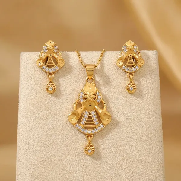 Gold_Toned_Pendant_Necklace_Set_With_Matching_Earrings