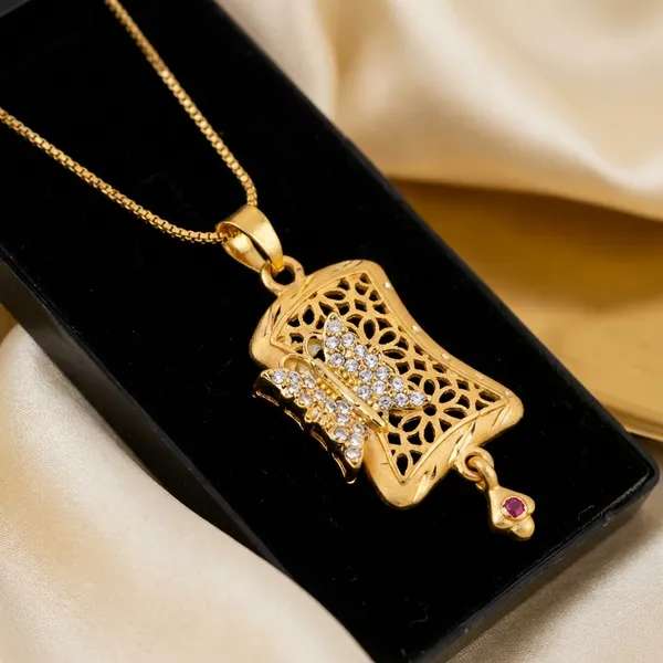 Elegant_Gold_Toned_Rectangular_Pendant_Necklace_Set_With_Matching_Earrings