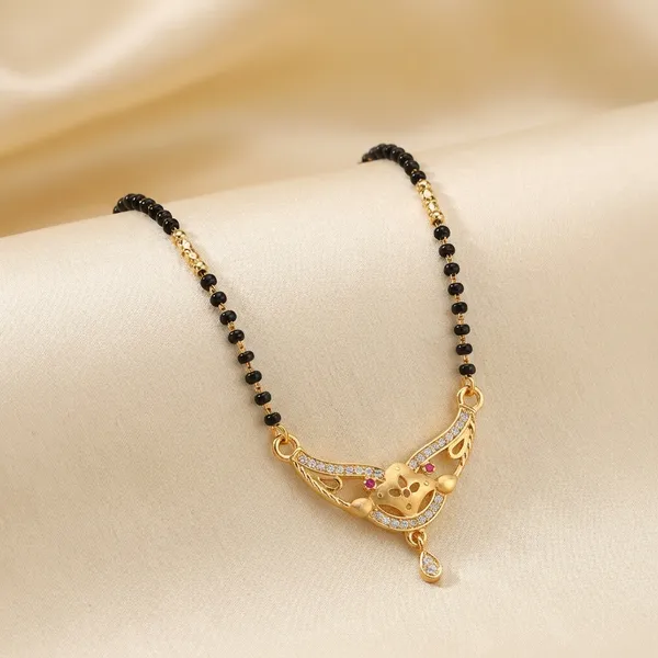 Black_Beaded_Mangalsutra_Necklace_With_Golden_Pendant