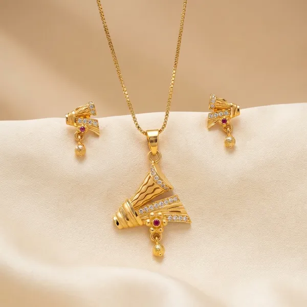 Gold_Plated_Necklace_Set_With_Pink_Stone_Detailing