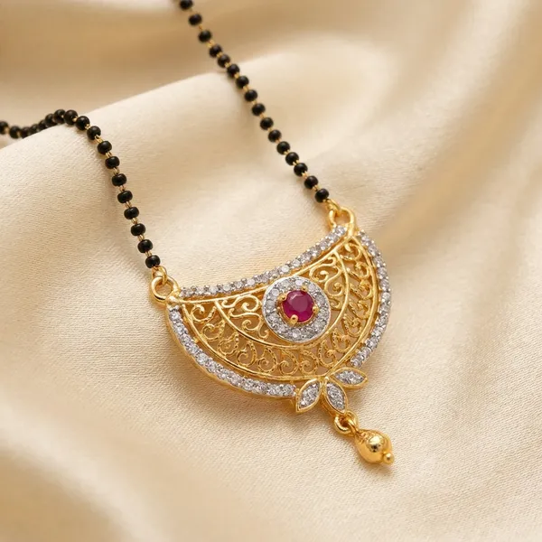 Elegant_Floral_Pendant_Necklace_With_Geometric_Design