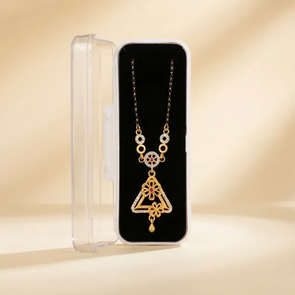 Elegant_Floral_Pendant_Necklace_With_Geometric_Design