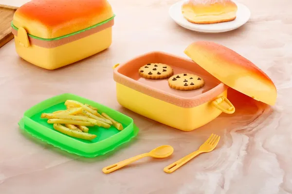 Multicolor_Plastic_Mad_Wolf_Square_3_Containers_Sandwich_Burger_Shape_Tiffin_Lunch_Box_With_Spoon