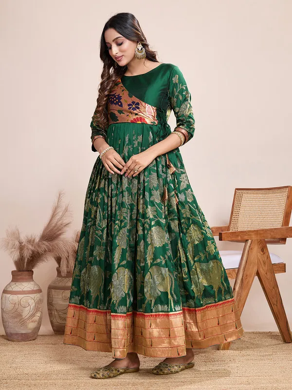 Green_Silk_Woven_Ethnic_Dresses_Gown_For_Women