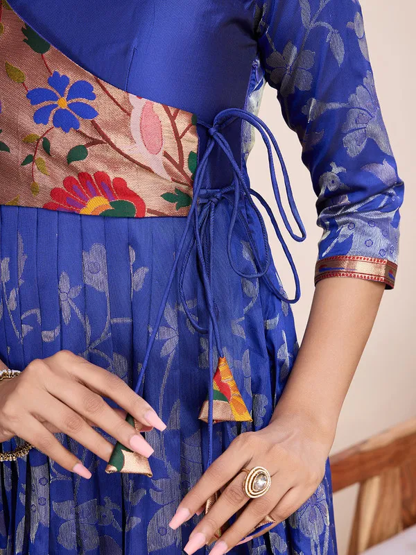 Violet_Silk_Woven_Ethnic_Dresses_Gown_For_Women