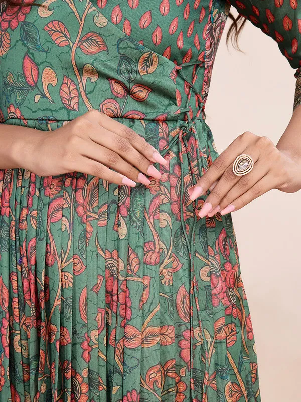 Green_Silk_Blend_Kalamkari_Print_Ethnic_Dresses_Gown_For_Women