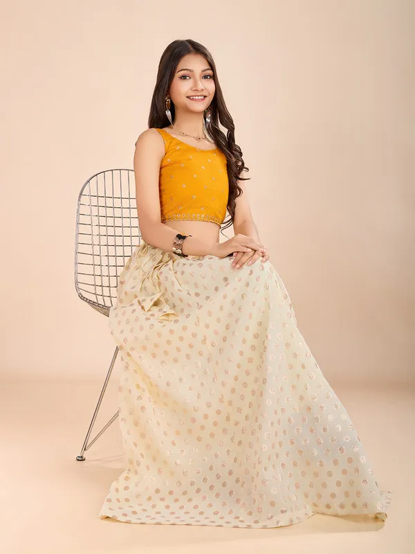 Yellow_Viscose_Butti_Embroidery_Zari_Weaving_Lehenga_Choli_For_Girls