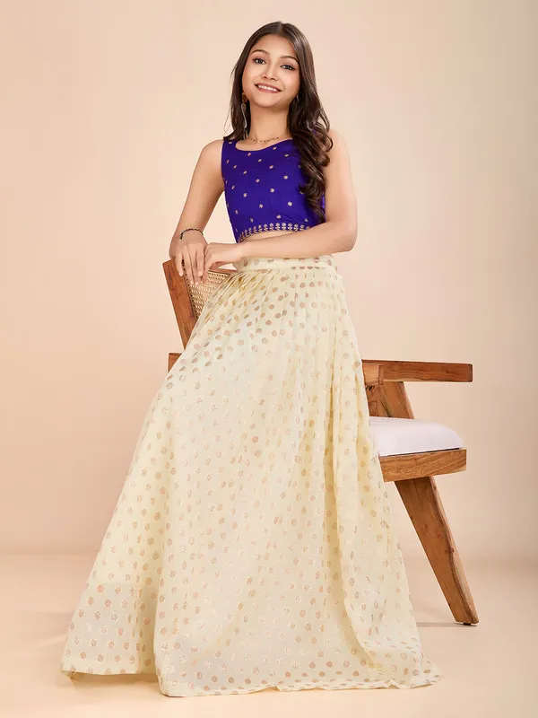 Violet_Viscose_Butti_Embroidery_Zari_Weaving_Lehenga_Choli_For_Girls