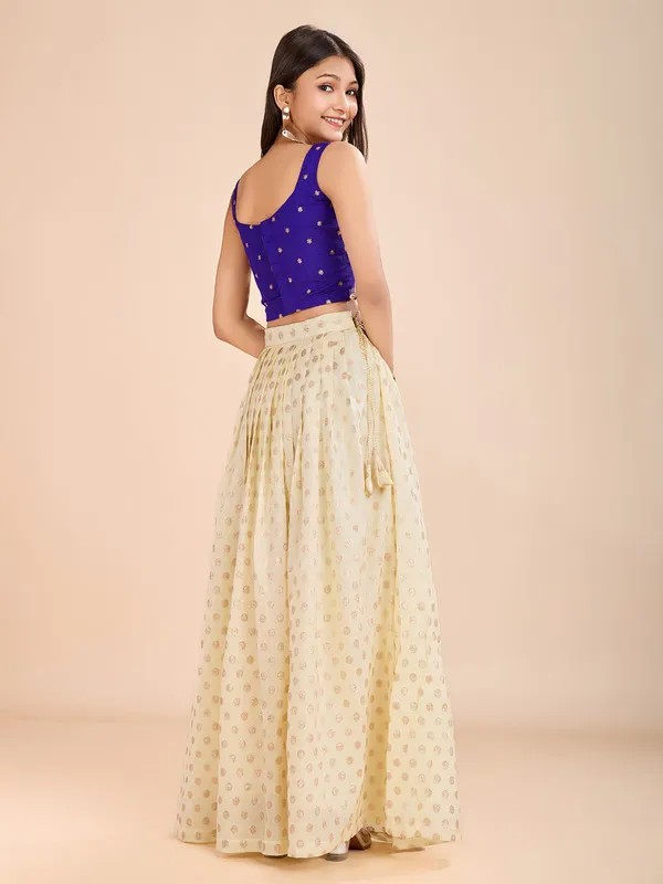 Violet_Viscose_Butti_Embroidery_Zari_Weaving_Lehenga_Choli_For_Girls