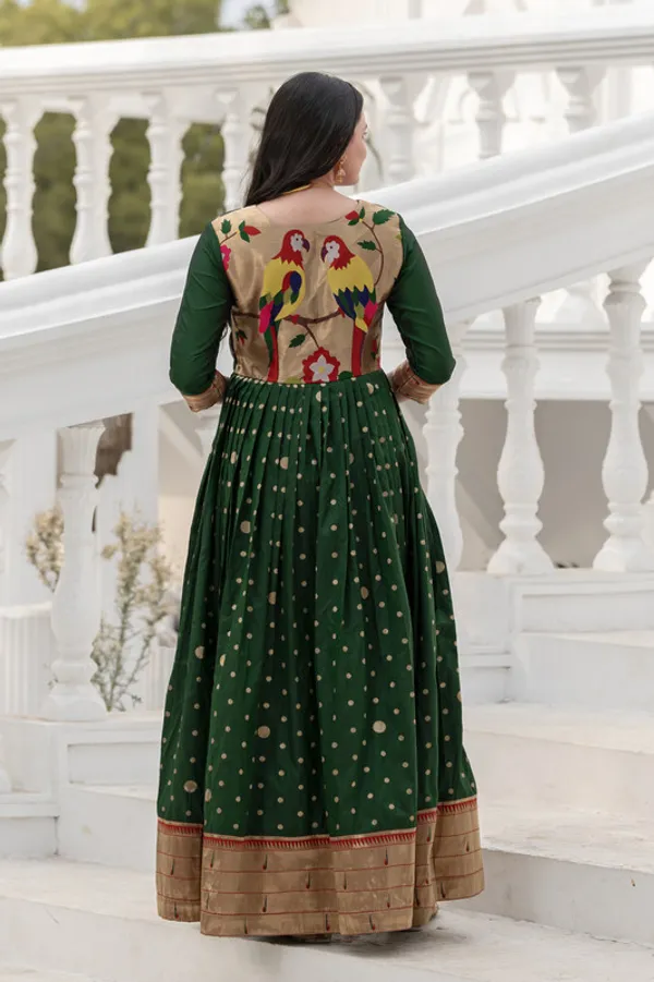 Green_Silk_Woven_Ethnic_Dresses_Gown_For_Women