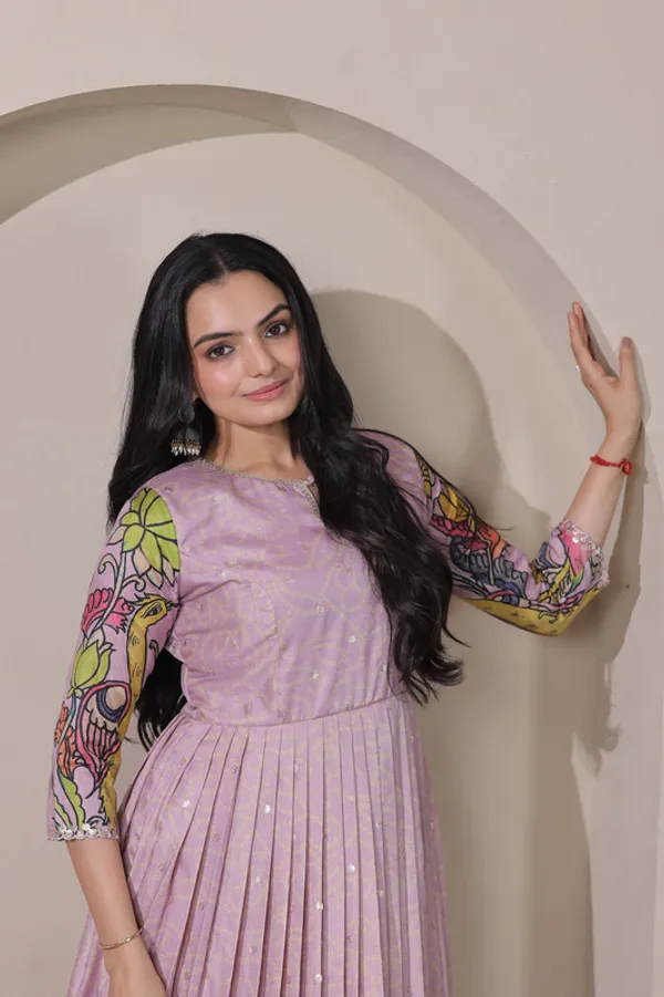Lavender_Tussar_Silk_Kalamkari_Print_Ethnic_Dresses_Gown_For_Women