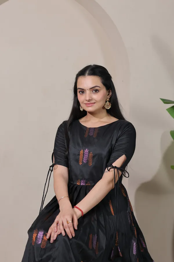 Black_Soft_Silk_Woven_Ethnic_Dresses_Gown_For_Women