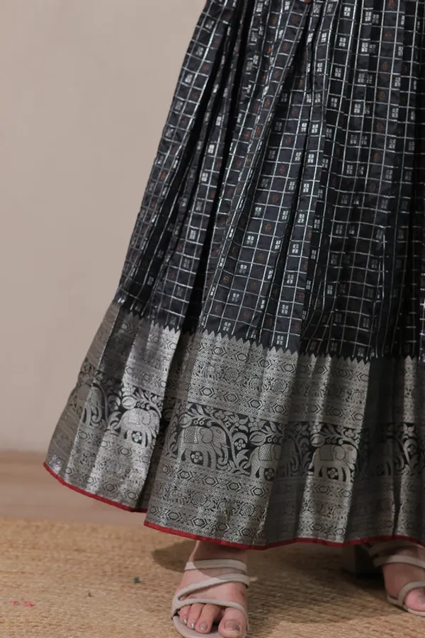 Black_Soft_Silk_Zari_Weaving_Ethnic_Dresses_Gown_For_Women