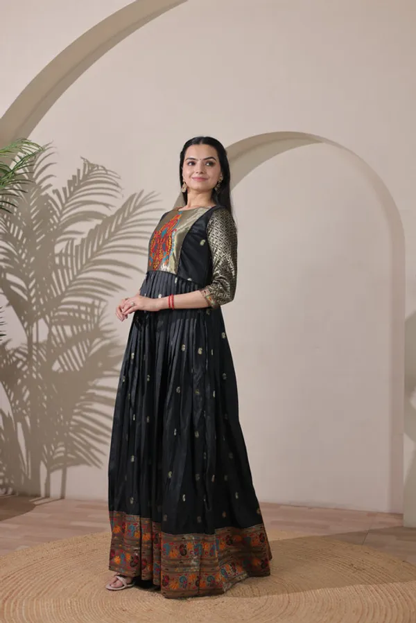 Black_Soft_Silk_Zari_Weaving_Ethnic_Dresses_Gown_For_Women