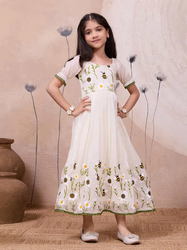 Off_White_Crush_Organza_Embroidery_Lace_Ethnic_Dresses_Gown_For_Girls