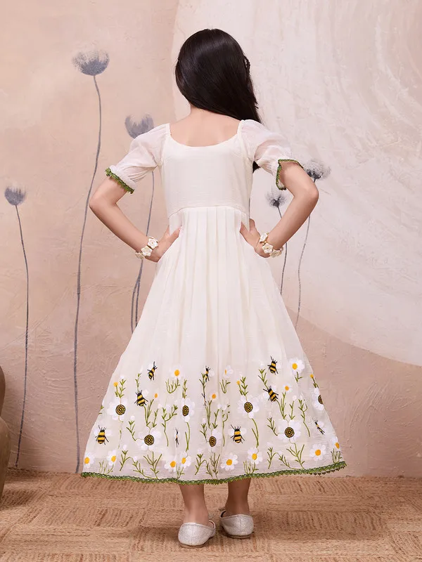 Off_White_Crush_Organza_Embroidery_Lace_Ethnic_Dresses_Gown_For_Girls