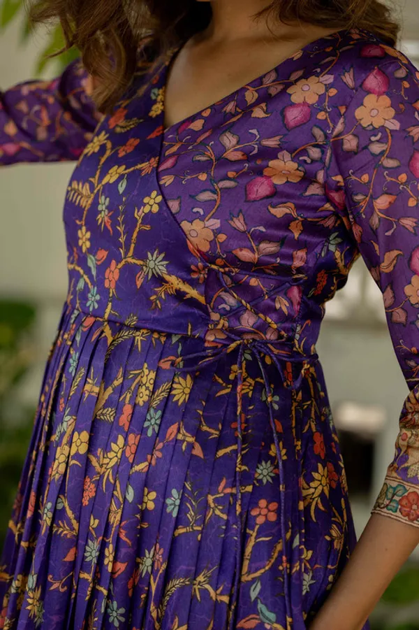 Violet_Silk_Blend_Printed_Ethnic_Dresses_Gown_For_Women