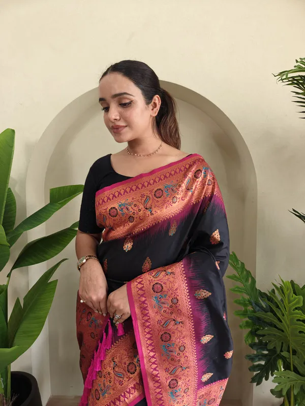 Black_Paithani_Silk_Weaving_Saree_For_Women