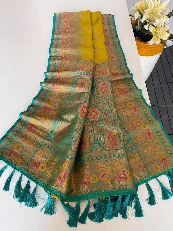 Pista_Paithani_Silk_Weaving_Saree_For_Women