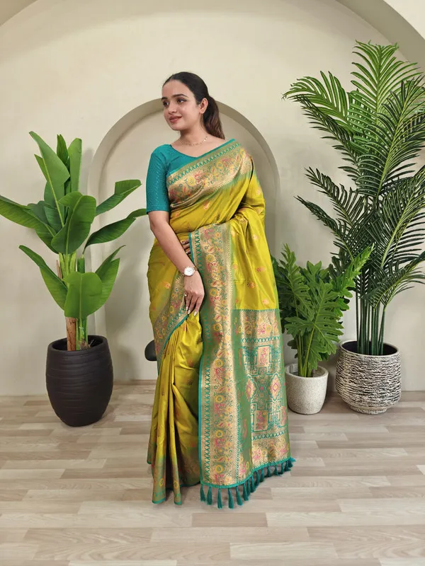 Pista_Paithani_Silk_Weaving_Saree_For_Women