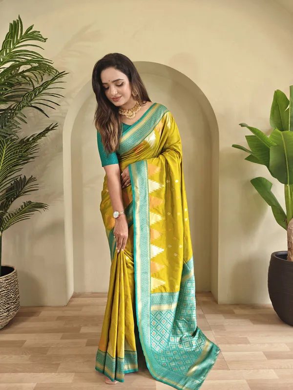 Pista_Silk_Weaving_Saree_For_Women