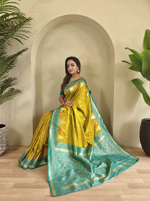 Pista_Silk_Weaving_Saree_For_Women